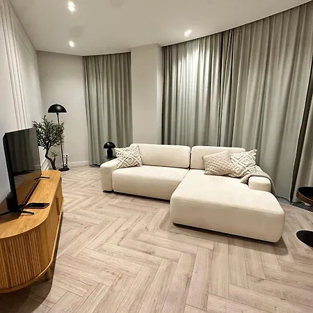 Akicity Charmer شقة *
